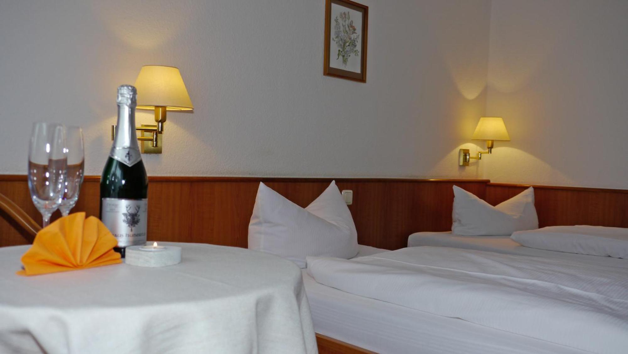 Naturparkhotel Haus Hubertus 쿠로르트오이빈 외부 사진