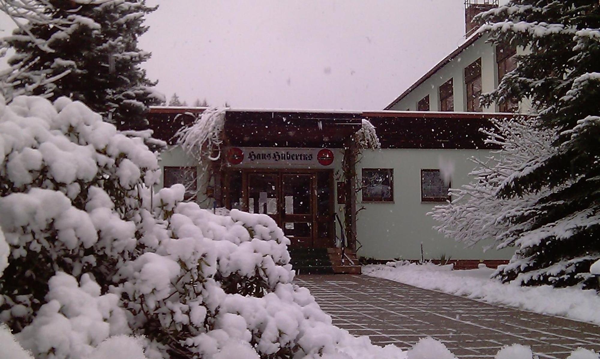 Naturparkhotel Haus Hubertus 쿠로르트오이빈 외부 사진