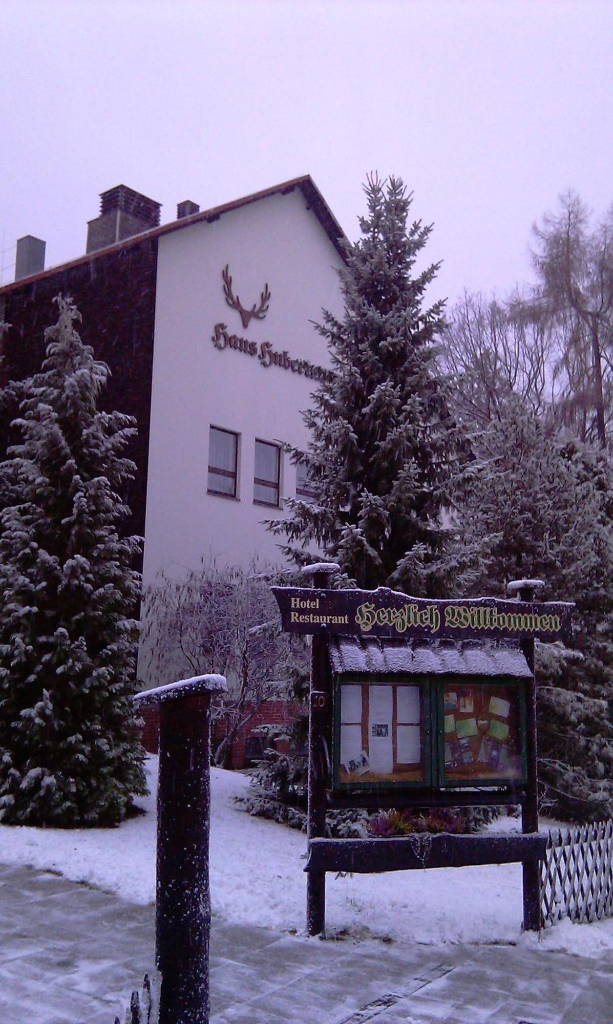 Naturparkhotel Haus Hubertus 쿠로르트오이빈 외부 사진