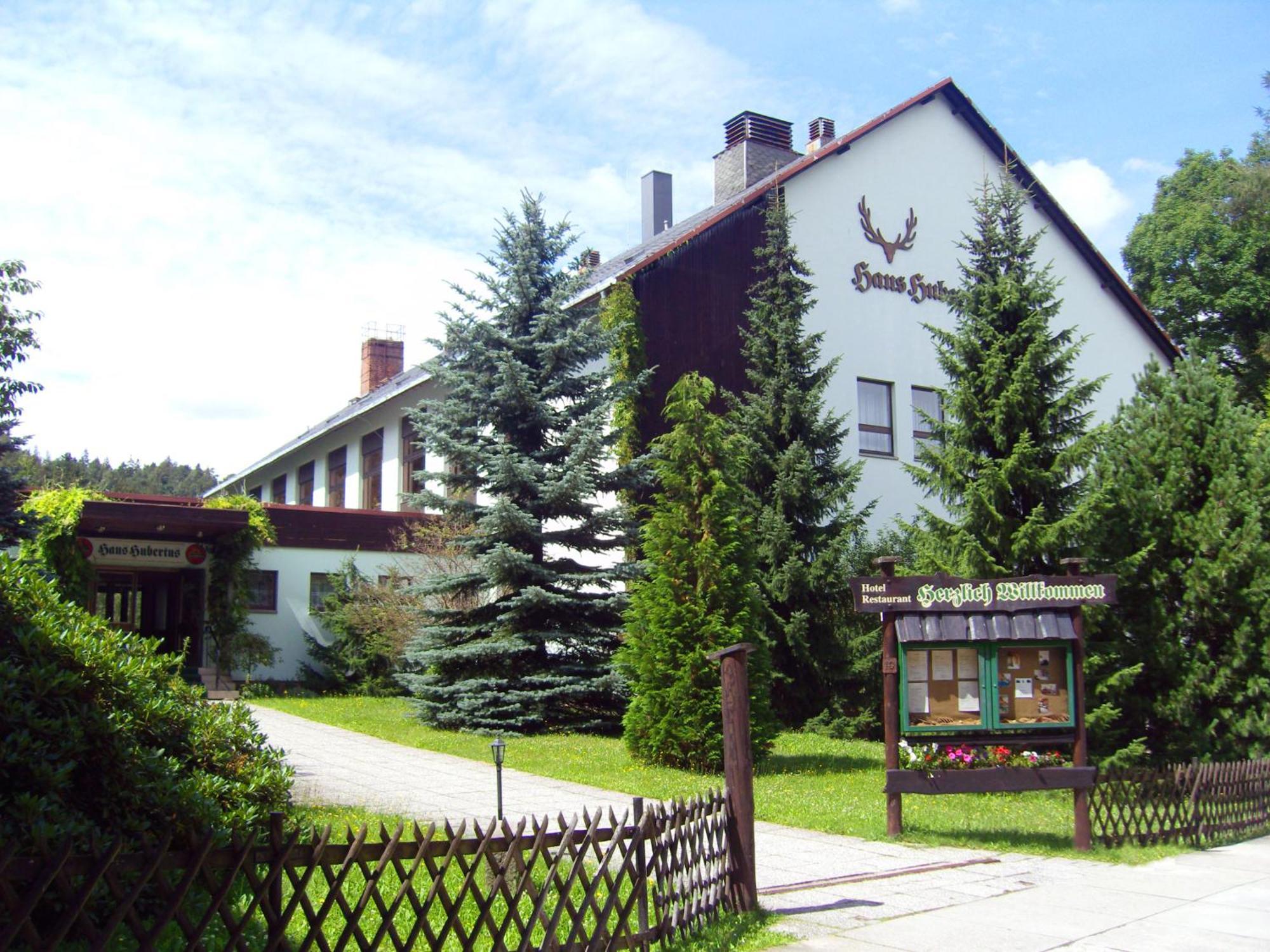Naturparkhotel Haus Hubertus 쿠로르트오이빈 외부 사진