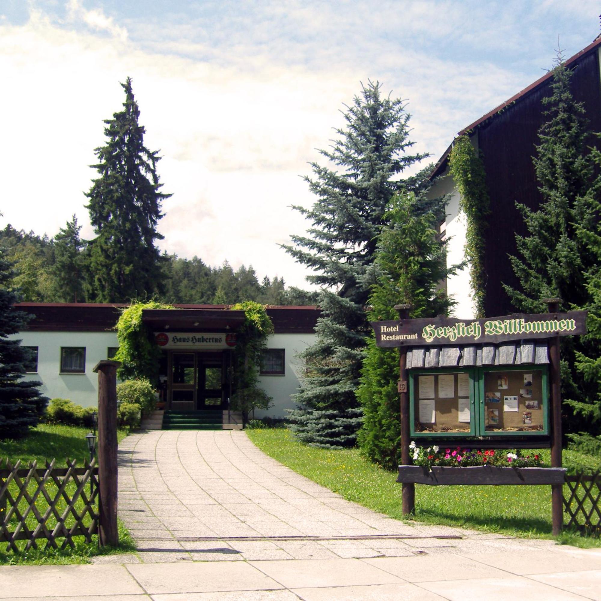 Naturparkhotel Haus Hubertus 쿠로르트오이빈 외부 사진