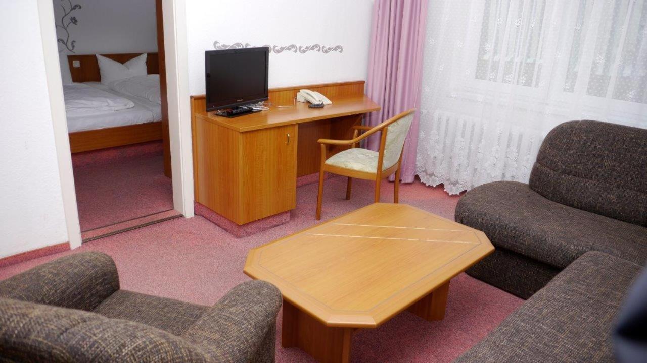 Naturparkhotel Haus Hubertus 쿠로르트오이빈 외부 사진