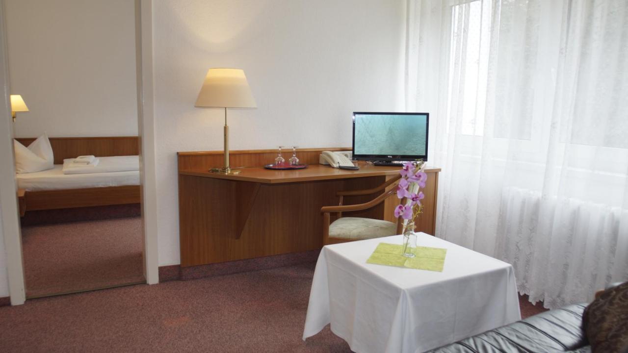 Naturparkhotel Haus Hubertus 쿠로르트오이빈 외부 사진